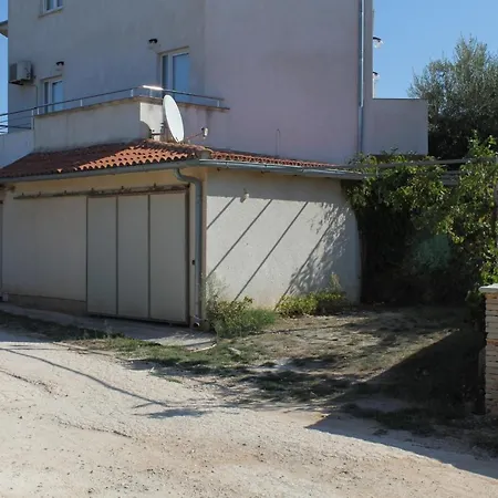 Apartment With A Parking Space Liznjan, Medulin - 7240 *