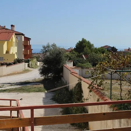 Apartment With A Parking Space Liznjan, Medulin - 7240 Ližnjan