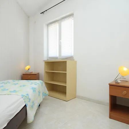 Apartament With A Parking Space Liznjan, Medulin - 7240