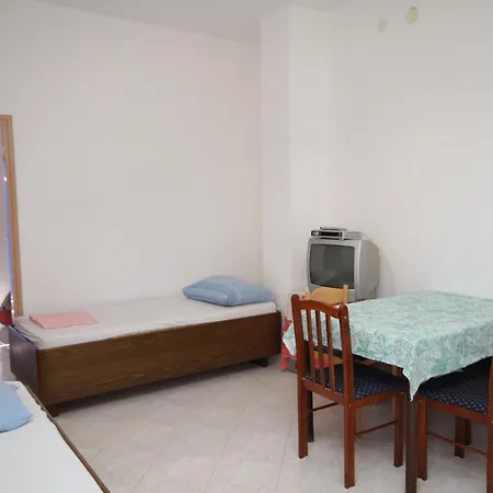 With A Parking Space Liznjan, Medulin - 7240 Apartament