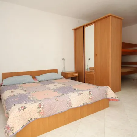 Apartament With A Parking Space Liznjan, Medulin - 7240 *